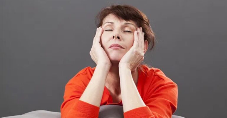 A women looking fatigue