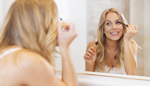 careprost for eyelash growth