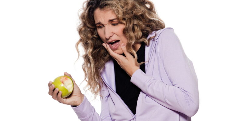 How to stop bleeding gums