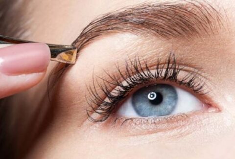 A step-by-step guide on how to grow thicker eyebrows