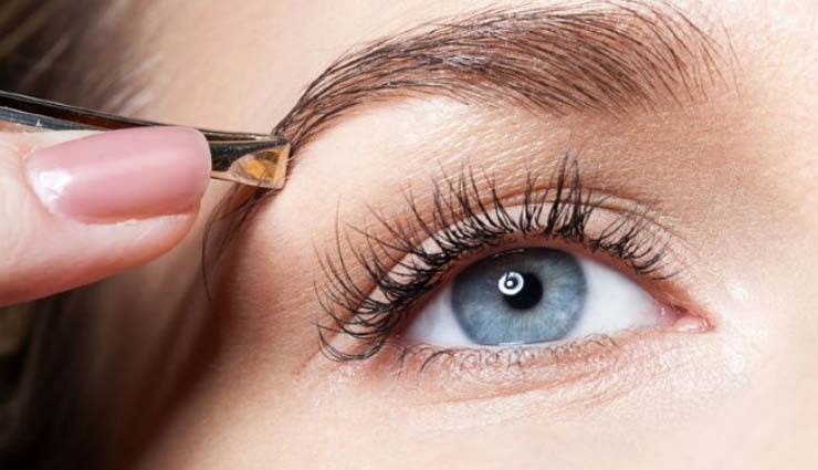 A step-by-step guide on how to grow thicker eyebrows