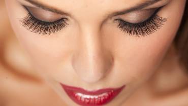 Natural remedies to get beautifully long eyelashes