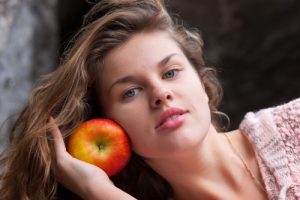 Beautiful and glowing skin in minutes