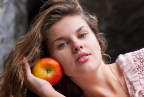 Beautiful and glowing skin in minutes