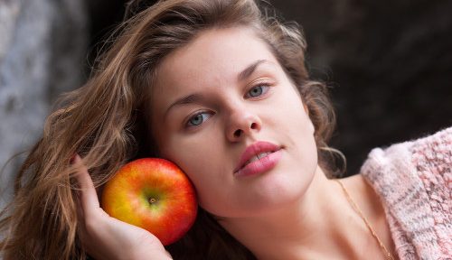 Beautiful and glowing skin in minutes