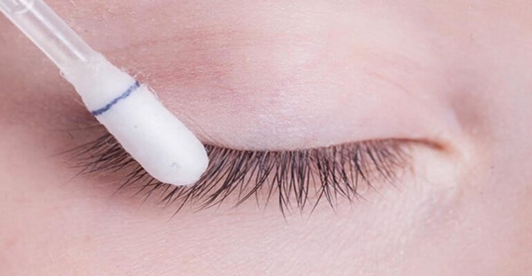 grow eyelashes