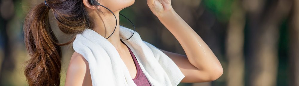 10 Habits That Are Dehydrating Your Skin