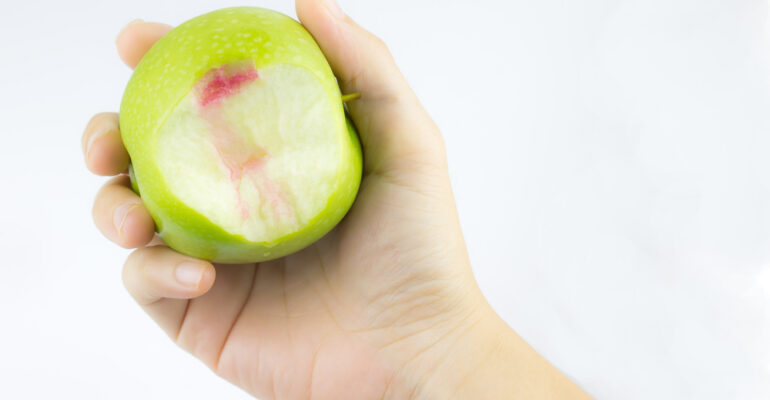 Easy Remedies to Treat Bleeding Gums