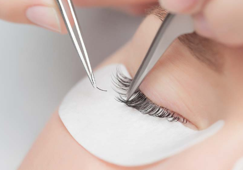 Are Eyelash Extensions and Other Treatments Safe?
