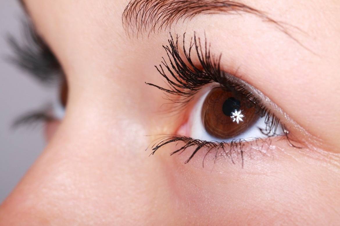Home-remedies-for-thick-and-long-eyelashes.jpg
