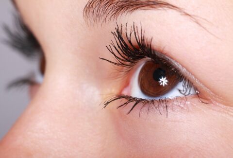 Thick and Long Eyelashes