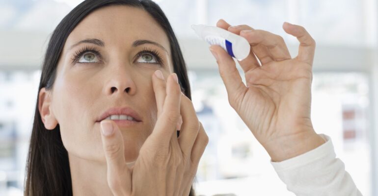 Natural eye care products for dry eyes