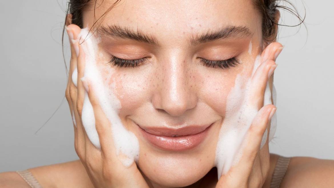 Creating Your Ideal Skin Care Routine: Tips and Product Recommendations