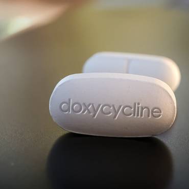 Vibramycin 100mg: Dosage, Usage, and Effectiveness