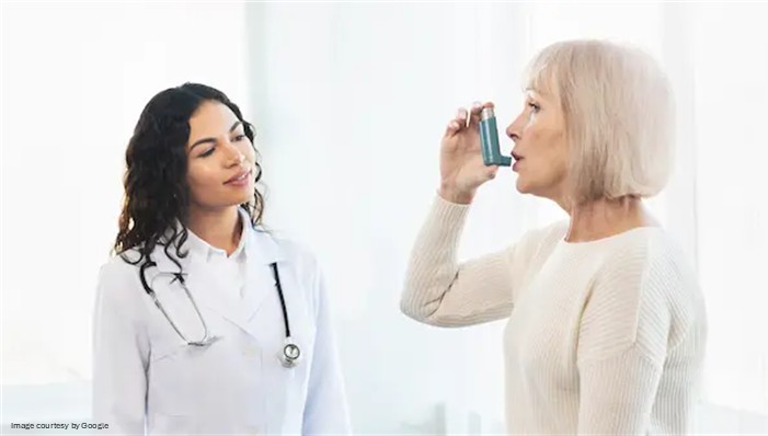 patient with asthma inhaler